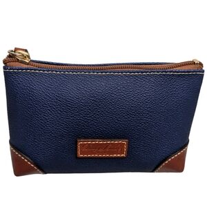 Dooney & Bourke small bag/cosmetic/makeup